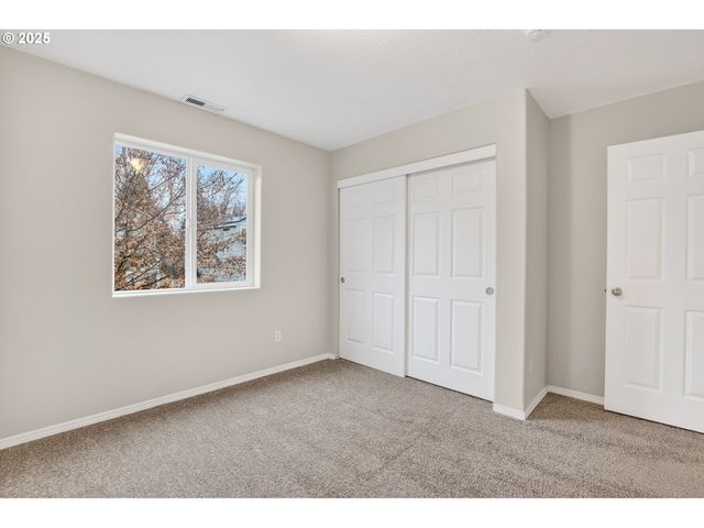 38420 MILLER St, Sandy, OR 97055