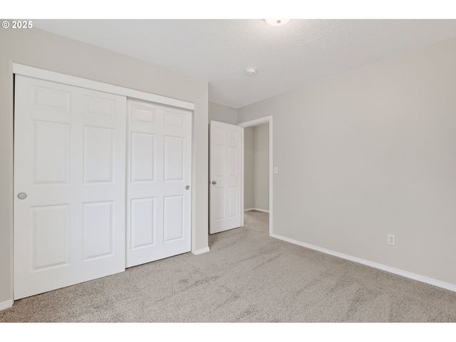 38420 MILLER St, Sandy, OR 97055