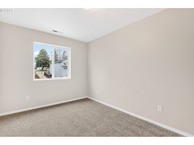 38420 MILLER St, Sandy, OR 97055