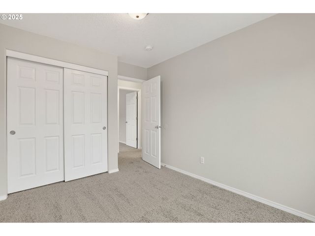 38420 MILLER St, Sandy, OR 97055