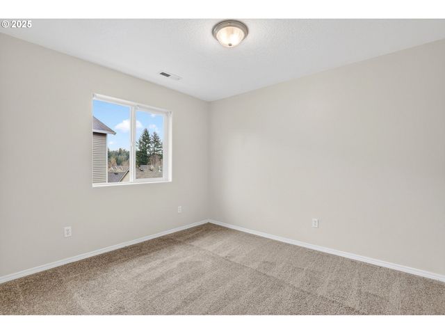 38420 MILLER St, Sandy, OR 97055