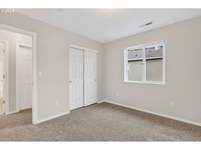 38420 MILLER St, Sandy, OR 97055