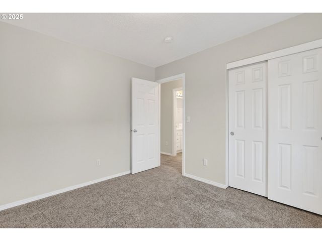 38420 MILLER St, Sandy, OR 97055