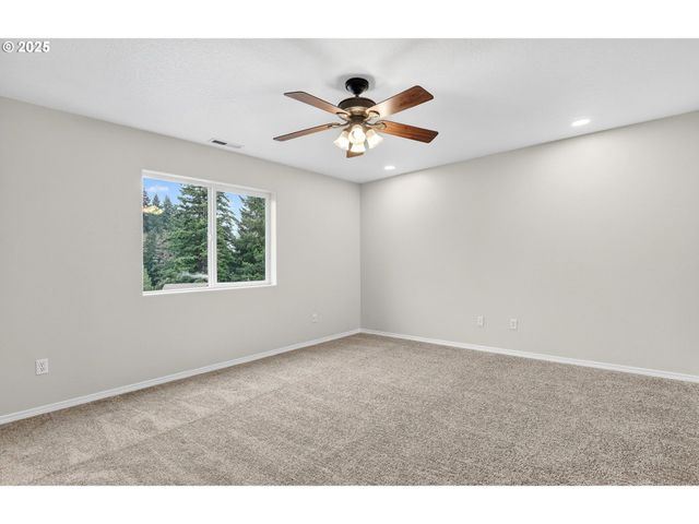 38420 MILLER St, Sandy, OR 97055