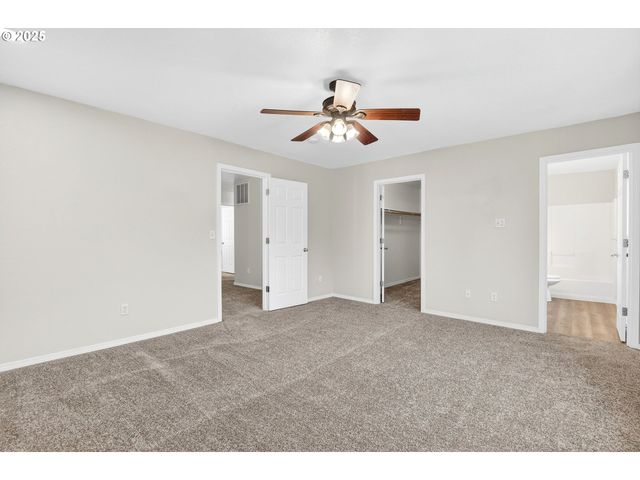 38420 MILLER St, Sandy, OR 97055