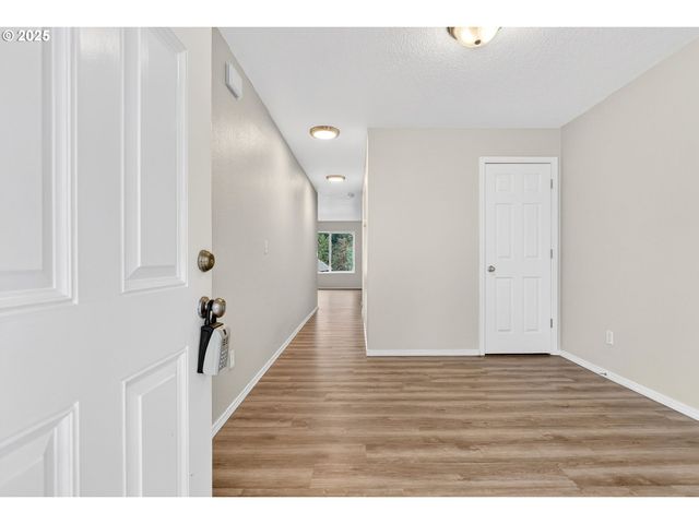 38420 MILLER St, Sandy, OR 97055