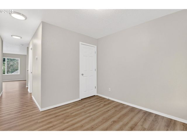 38420 MILLER St, Sandy, OR 97055