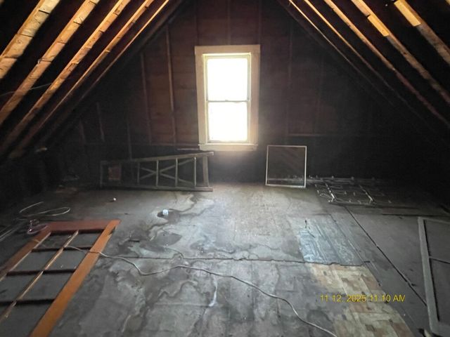 8148 S Brandon Avenue, Chicago, IL 60617