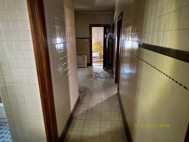 8148 S Brandon Avenue, Chicago, IL 60617