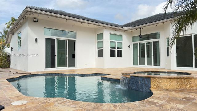 3763 Oak Ridge Cir, Weston, FL 33331