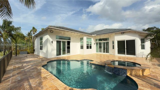 3763 Oak Ridge Cir, Weston, FL 33331