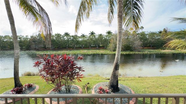 3763 Oak Ridge Cir, Weston, FL 33331