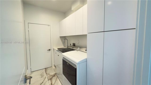 3763 Oak Ridge Cir, Weston, FL 33331