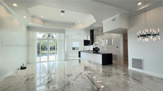 3763 Oak Ridge Cir, Weston, FL 33331