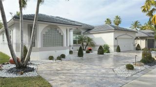 3763 Oak Ridge Cir, Weston, FL 33331