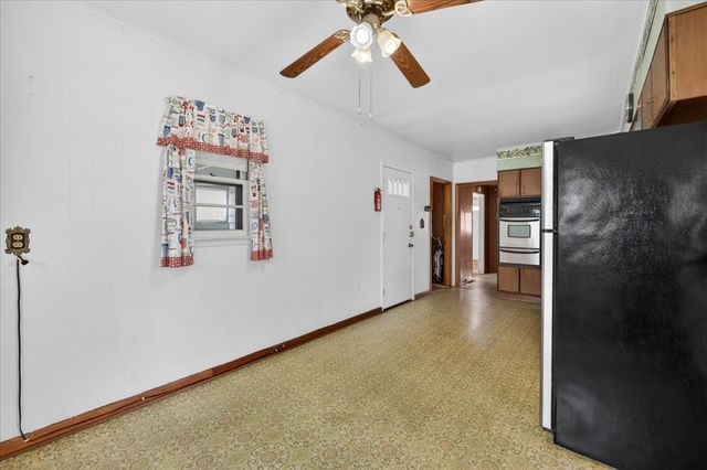 199 E Wilson Avenue, Machesney Park, IL 61115