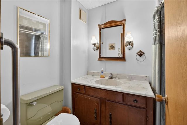 199 E Wilson Avenue, Machesney Park, IL 61115