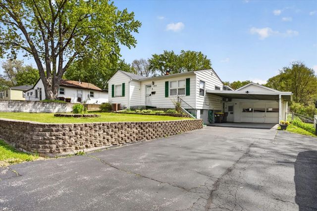 199 E Wilson Avenue, Machesney Park, IL 61115