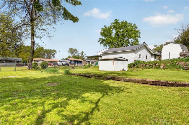 199 E Wilson Avenue, Machesney Park, IL 61115