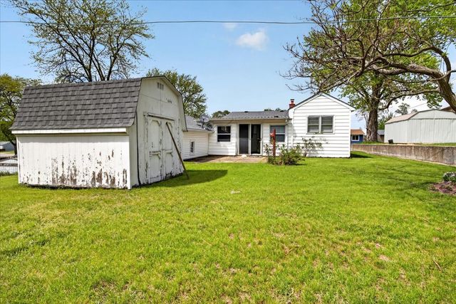 199 E Wilson Avenue, Machesney Park, IL 61115
