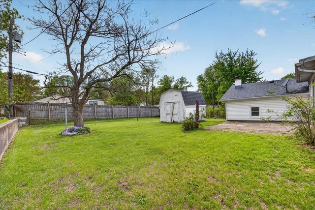 199 E Wilson Avenue, Machesney Park, IL 61115