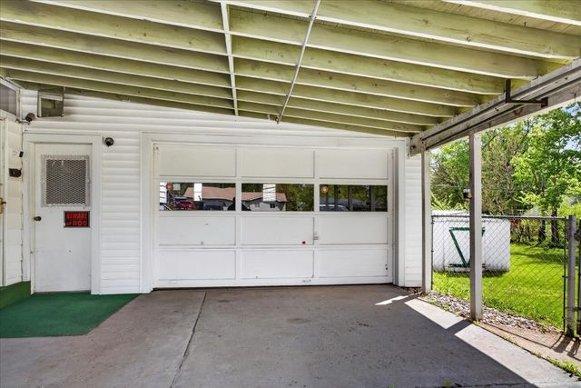 199 E Wilson Avenue, Machesney Park, IL 61115