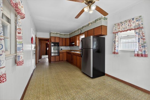 199 E Wilson Avenue, Machesney Park, IL 61115