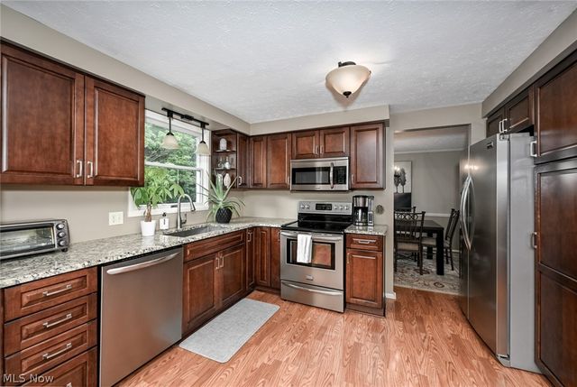 936 Smokerise Drive, Medina, OH 44256