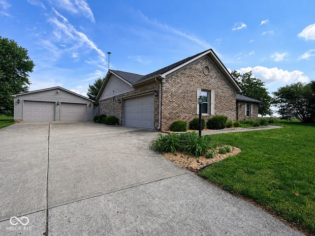 152 E 300 S, Crawfordsville, IN 47933
