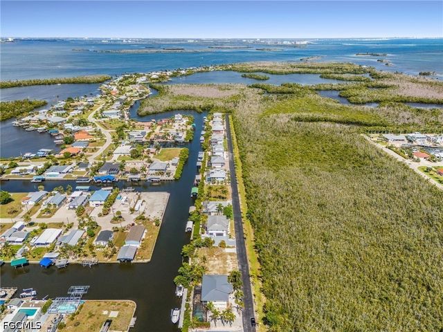 2936 Buttonwood Key CT, St James City, FL 33956