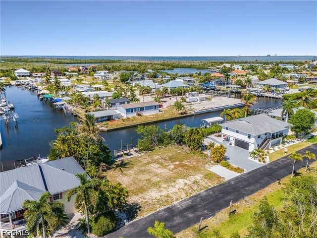 2936 Buttonwood Key CT, St James City, FL 33956