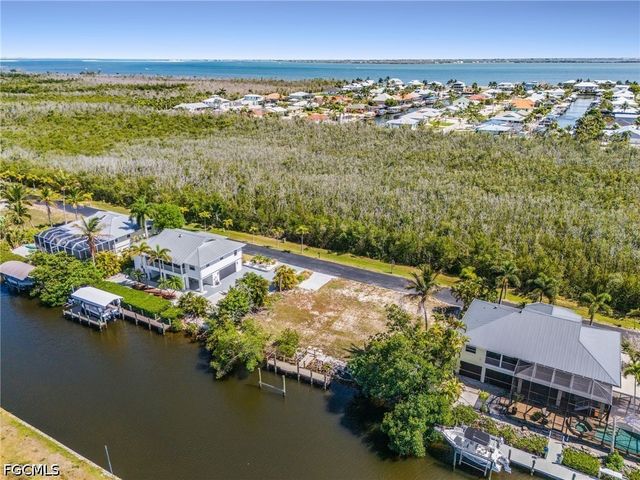 2936 Buttonwood Key CT, St James City, FL 33956