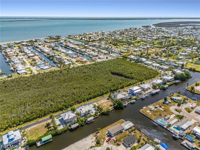 2936 Buttonwood Key CT, St James City, FL 33956