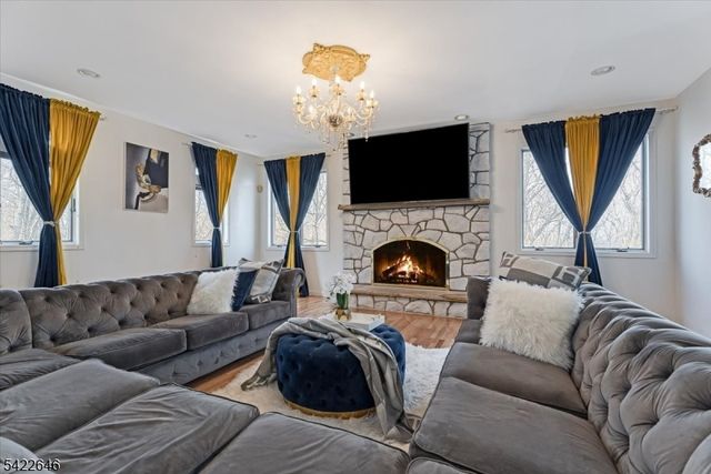 25 Starrett Ct, Sparta Twp., NJ 07871