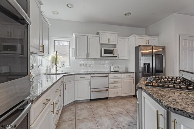 25 Starrett Ct, Sparta Twp., NJ 07871