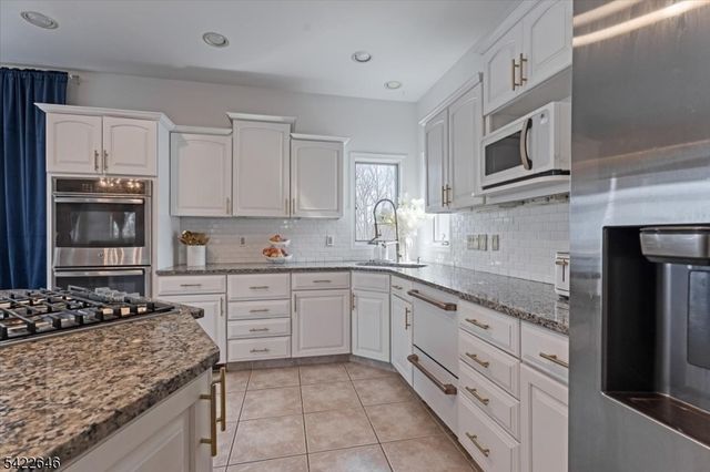 25 Starrett Ct, Sparta Twp., NJ 07871