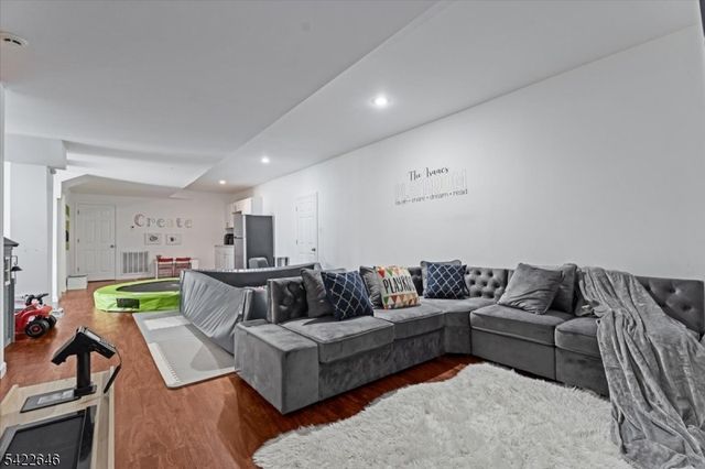 25 Starrett Ct, Sparta Twp., NJ 07871