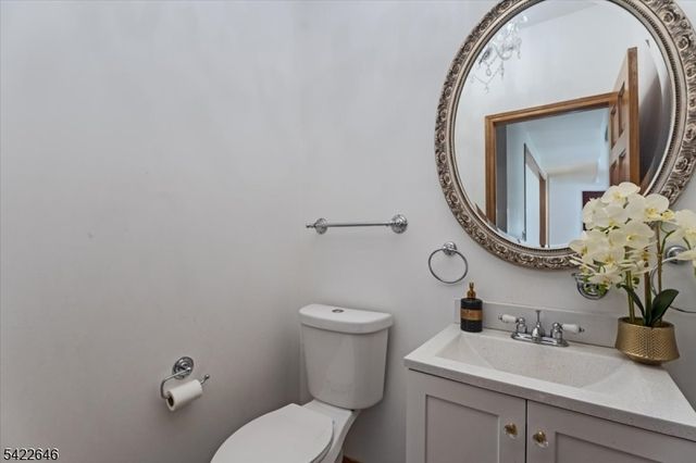 25 Starrett Ct, Sparta Twp., NJ 07871