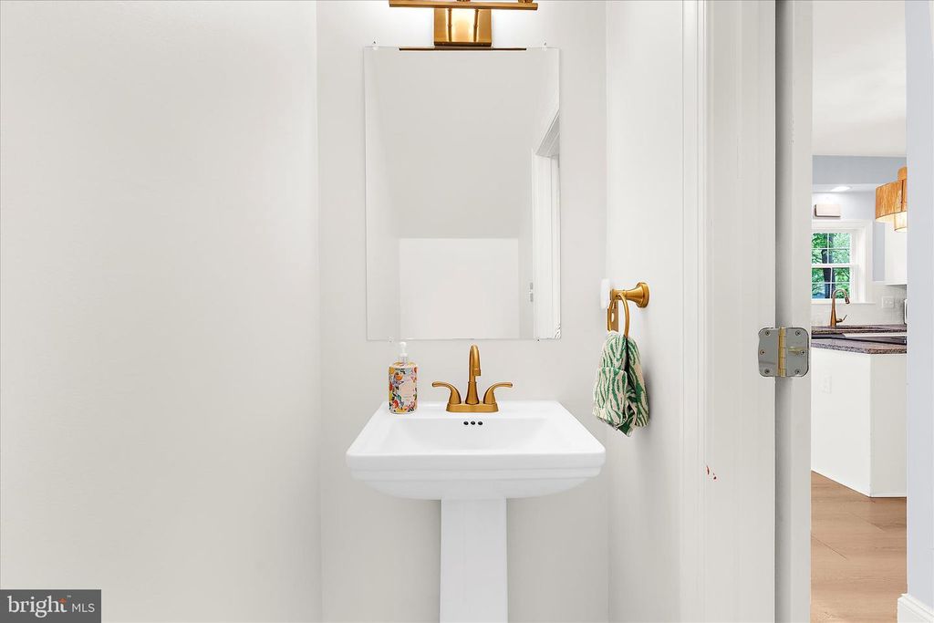 Image 24 of property listing at 705 DAVOL RD, Stevensville, MD 21666