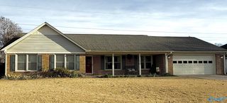 2216 Carleton Drive SW, Decatur, AL 35603