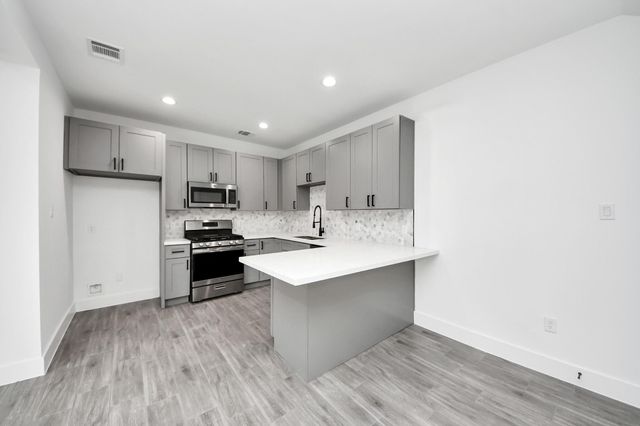 7412 Carver Road A, Houston, TX 77088