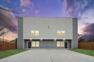 7412 Carver Road A, Houston, TX 77088