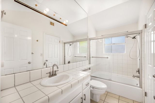 9128 N Stoneridge Lane, Fresno, CA 93720