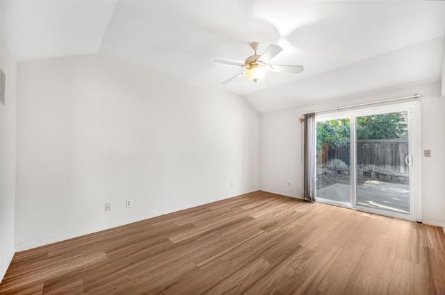 9128 N Stoneridge Lane, Fresno, CA 93720