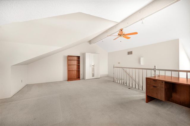 9128 N Stoneridge Lane, Fresno, CA 93720