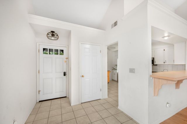 9128 N Stoneridge Lane, Fresno, CA 93720