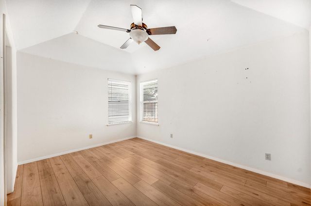 9128 N Stoneridge Lane, Fresno, CA 93720