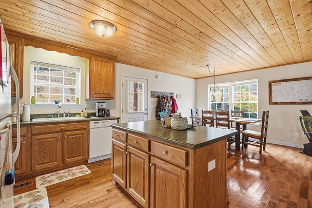 1914 Creekstone Lane, Young Harris, GA 30582