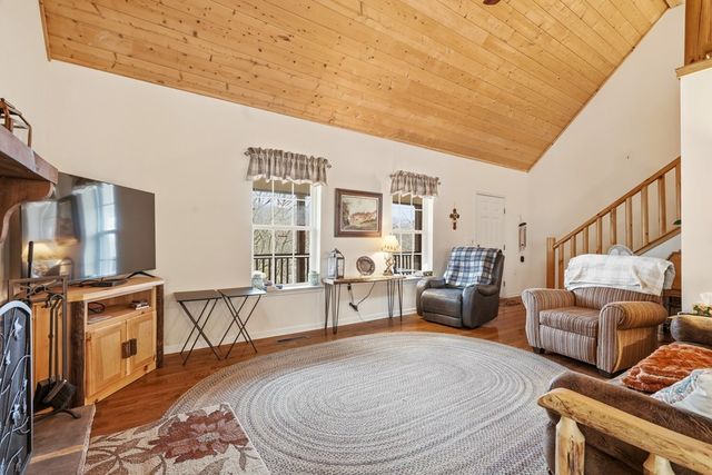 1914 Creekstone Lane, Young Harris, GA 30582