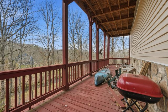 1914 Creekstone Lane, Young Harris, GA 30582